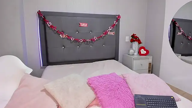 emma_lye élő XXX-chatje