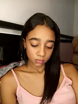 Zoe_Sweett18's Live XXX Chat