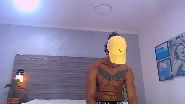 Dilan_Hall élő XXX-chatje