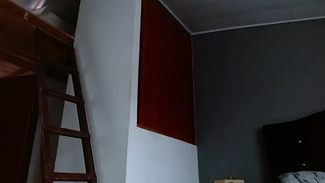 Emilia_1995's Live XXX Chat
