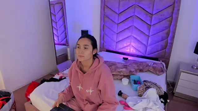 Chat XXX Live EmilyHanks_