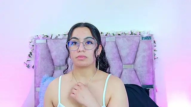 iris_mandarinne_ Chat XXX live