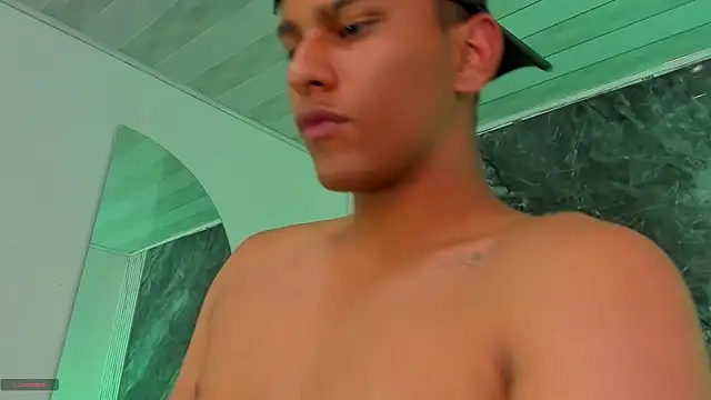 XXX chat uživo modela Ian-Carter