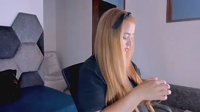 Chat XXX ao vivo de MikaelaStone