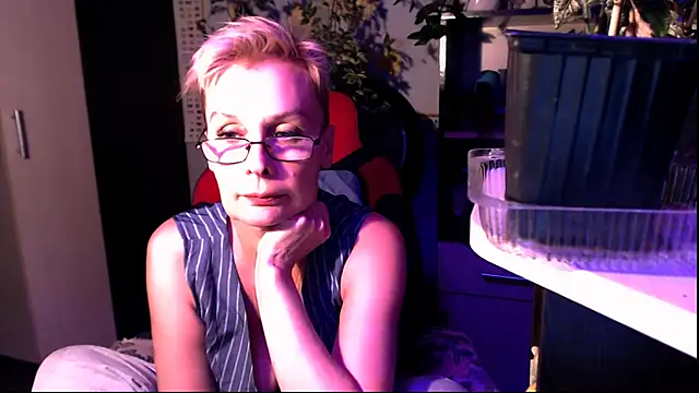 HelgaHimmell's Live XXX Chat