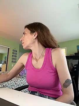 Raevyn live XXX chat