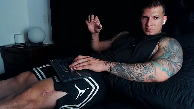 XXX chat uživo modela Shane_Clay