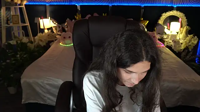 دردشة BabyFlowerr الجنسية المباشرة