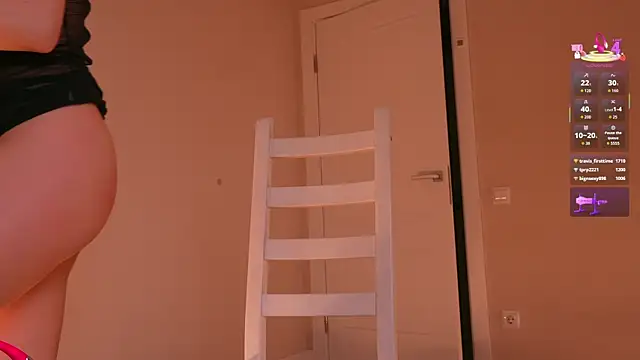 XXX chat uživo modela Miablueye