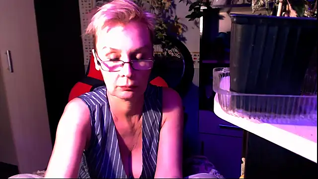 HelgaHimmell's Live XXX Chat