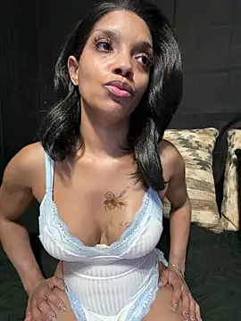 Rakiyahcharms' Webcam Show