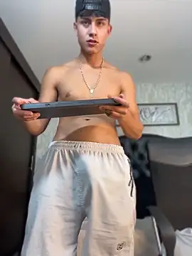Lander_Cruz – Naživo XXX chat