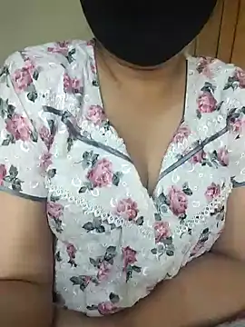 Sravvi499 Chat XXX in diretta