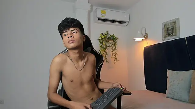 Онлайн чат XXX jacob_cum23