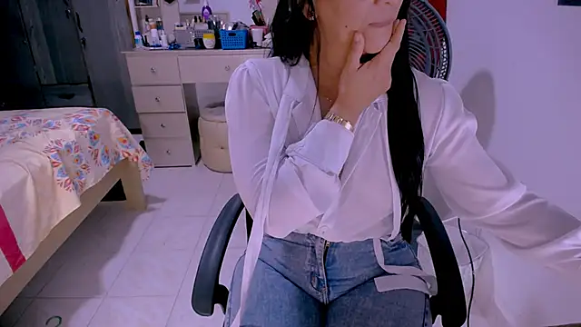 دردشة BitterMomXxx الجنسية المباشرة