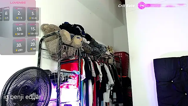 benji_hoter Adlı Modelin Canlı XXX Sohbeti