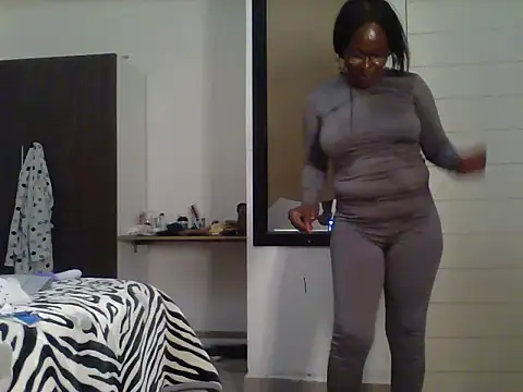 hotgrannxxx58's Live XXX Chat