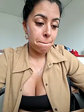 Luianna Live XXX-chat