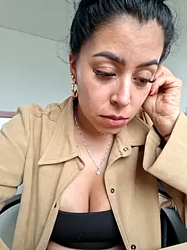 Chatroom XXX en direct de Luianna