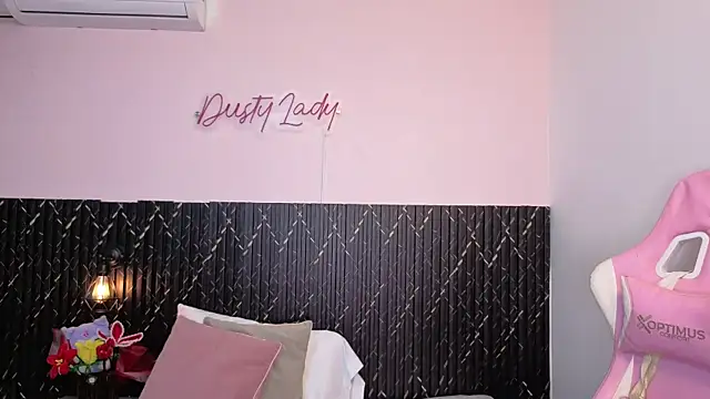 دردشة chanel_brunette الجنسية المباشرة