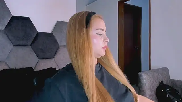 MikaelaStone's Live XXX Chat