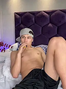 Czat XXX na żywo – Dominik_Souza