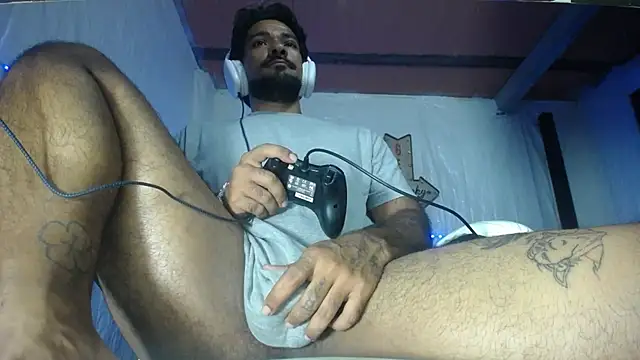 Carlo_yates live XXX chat