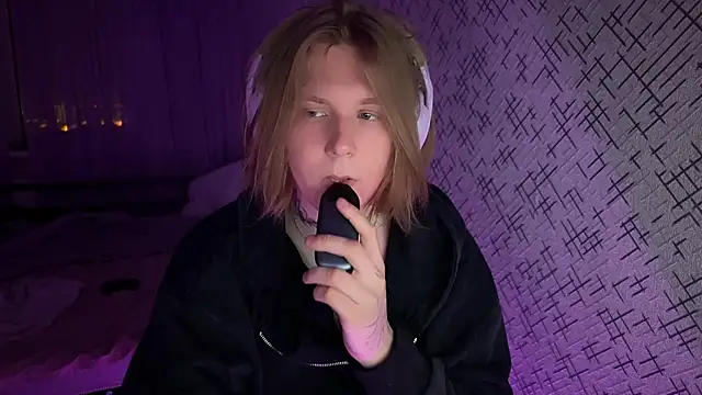 Hirtayn Live XXX chat