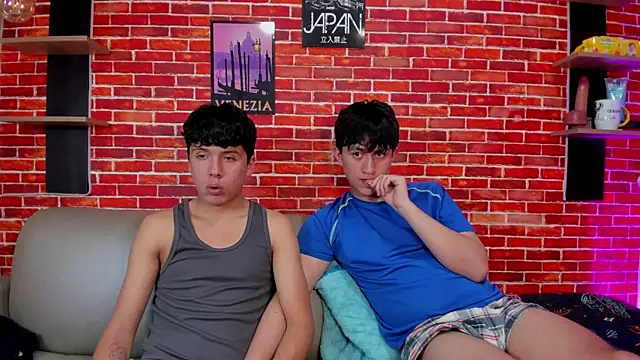 Chat +18 de Hoot_boyss_ ao vivo