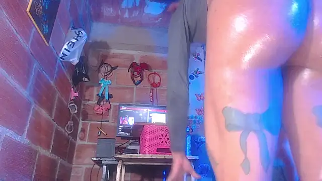 XXX chat uživo modela assbignatha