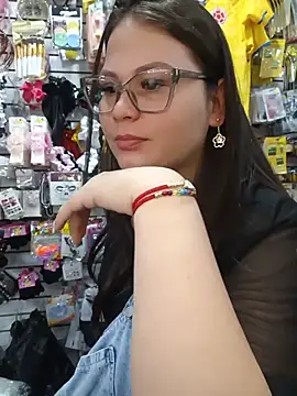 Vale_Saenzz Adlı Modelin Canlı XXX Sohbeti
