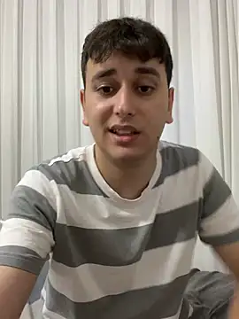 Chat +18 de imjustaboyy1 ao vivo