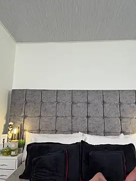 Chat +18 de LiaDuquette ao vivo