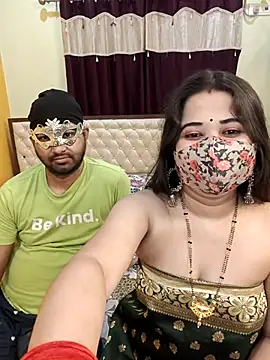 הופעת וובקאם של MONAJI_HOT