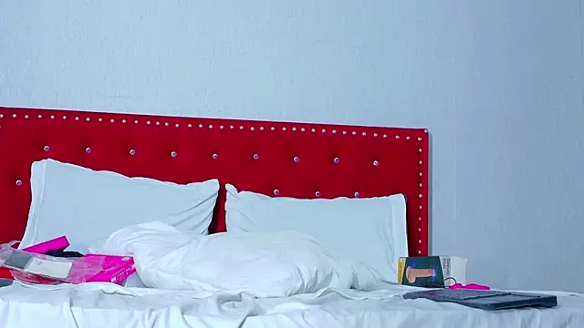 CassandraWhite élő XXX-chatje