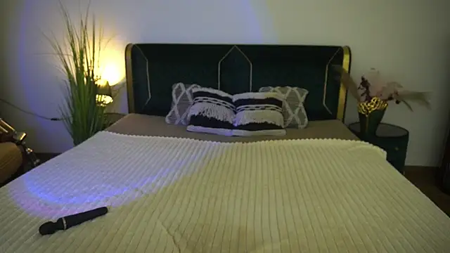 Chat +18 de IsabelleDiorr ao vivo