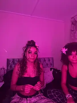 Kayla19XX élő XXX-chatje