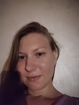 August_Shine's Live XXX Chat