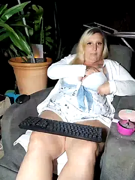 BecciDeluxe Chat XXX in diretta