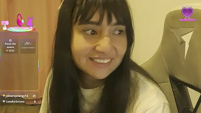 EmmitaGarcia Adlı Modelin Canlı XXX Sohbeti