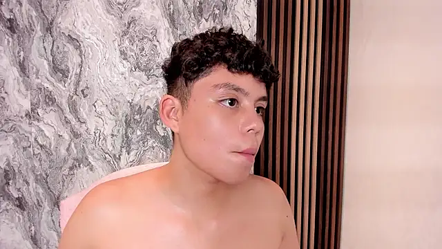 Nathanbelll 即時 XXX 聊天