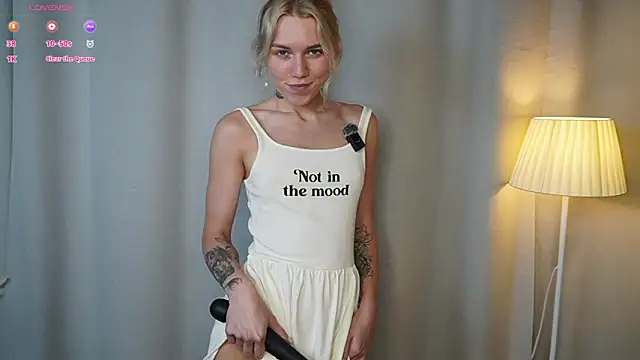 DianeHonnette élő XXX-chatje