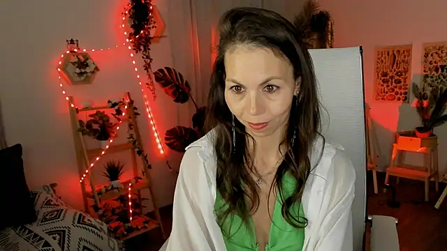 TrasyMorris XXX чат на живо