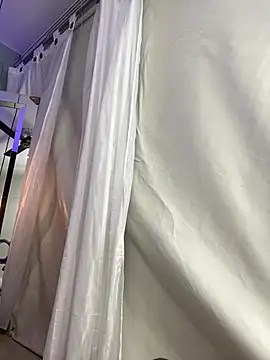 Rose_monroee élő XXX-chatje
