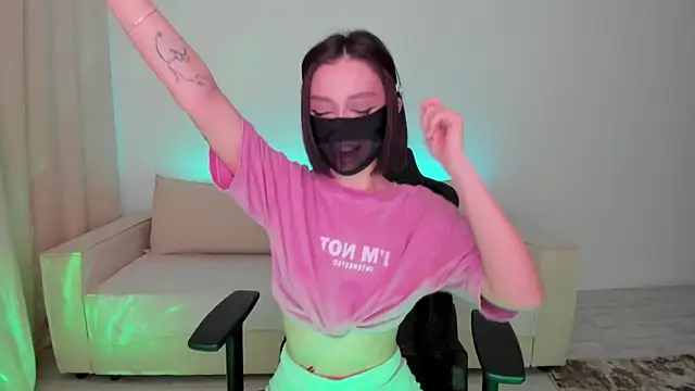 DeferentUproar Live XXX-chat