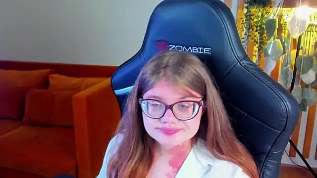 ChloeHalses élő XXX-chatje