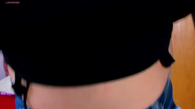 skyhotgirll élő XXX-chatje