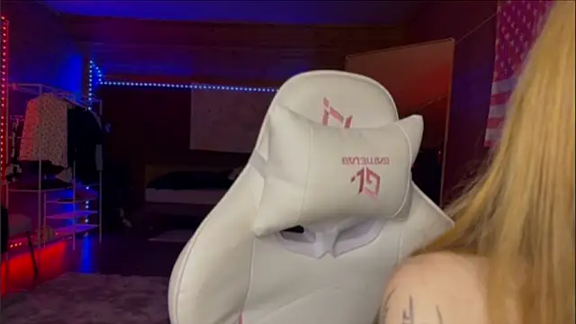 OpheliaVoss élő XXX-chatje