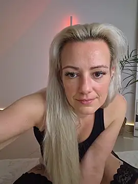 TessaWayne élő XXX-chatje