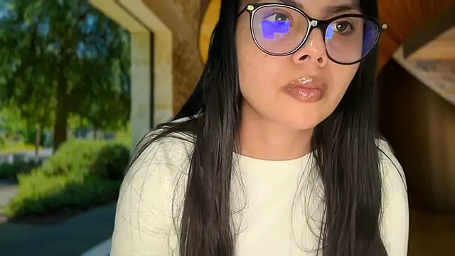 naughty__alexia élő XXX-chatje